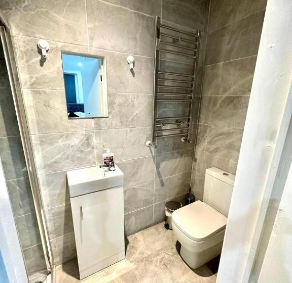 Номер Стандарт, Hounslow Suites   Tw3