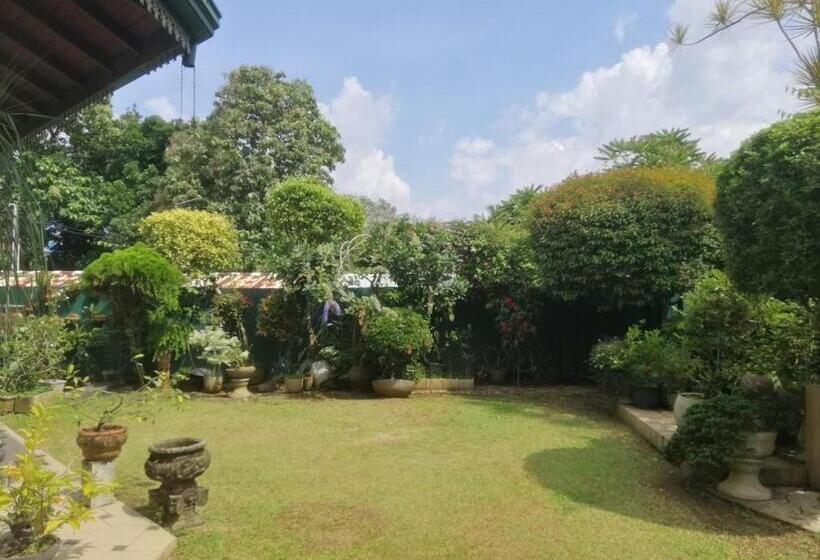 침실 1개 가든 전망 아파트, Blossoms Apartment 20 Min From Air Port