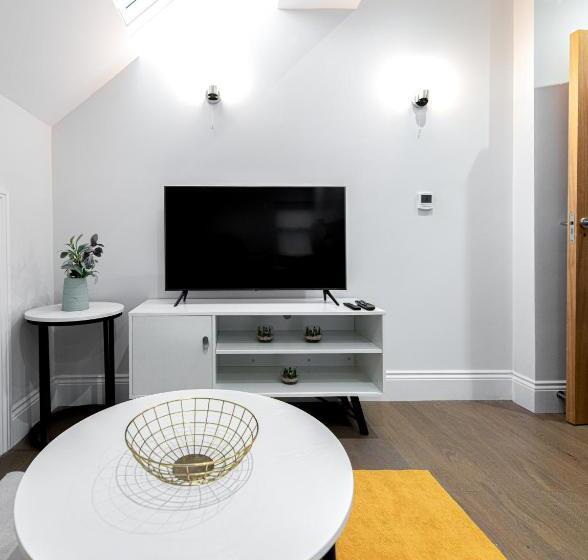 Апартаменты 1 Спальня, Ealing Residency