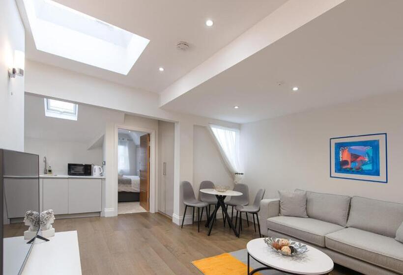 Апартаменты 1 Спальня, Ealing Residency