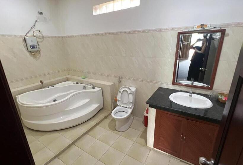اتاق استاندارد با چشم‌انداز باغ, Phi Long 2 Hotel Thu Dau Mot