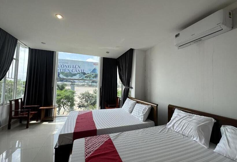 اتاق لوکس خانوادگی, Oyo 1215 3 Lu