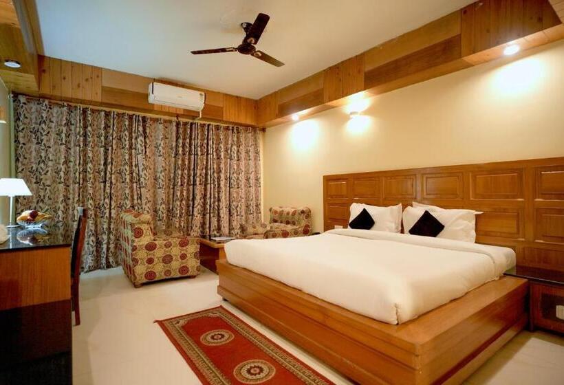 발코니 디럭스 룸, Shivalik Hotel And Resorts