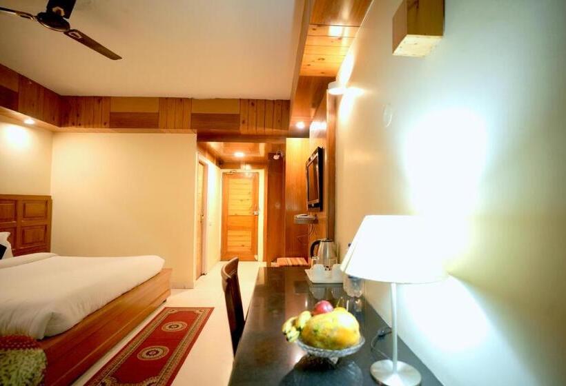 발코니 디럭스 룸, Shivalik Hotel And Resorts