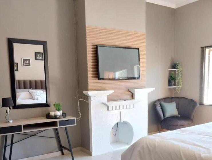 Номер Стандарт, Precious Estates