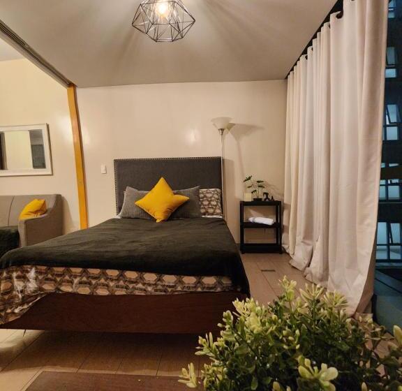 Апартаменты 1 Спальня Вид на Бассейн, Chic Style Condo Unit In Bgc, One Uptown Residences, In Front Of Grand Hyatt!