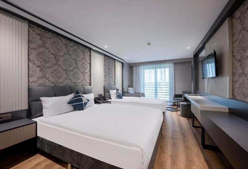 Трехместный Номер Премиум, Four Points Flex By Sheraton Antalya Lara