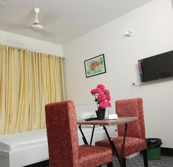 اتاق سوپریور سه تخته, In Need   Near To The Us France Italy Saudi Embassy And Airport