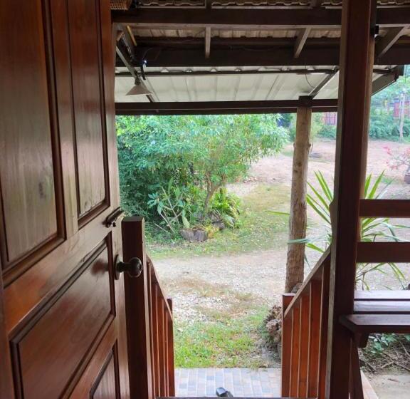 Номер Стандарт Вид на Сад, Lampang Homestay2