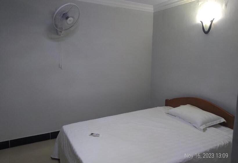 اتاق استاندارد یک نفره, Rhythm Bollywood Guesthouse