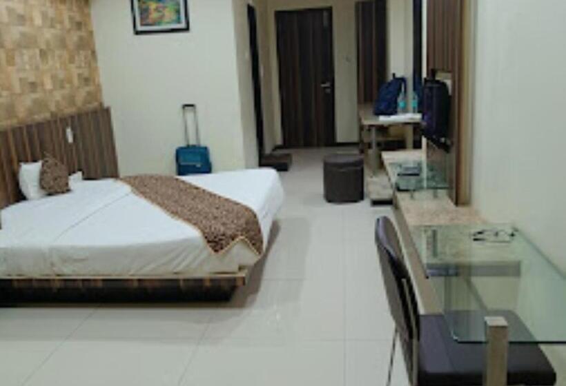 Номер Deluxe, New Regal Palace Jalgaon