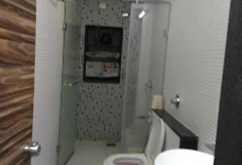 家庭间, New Regal Palace Jalgaon
