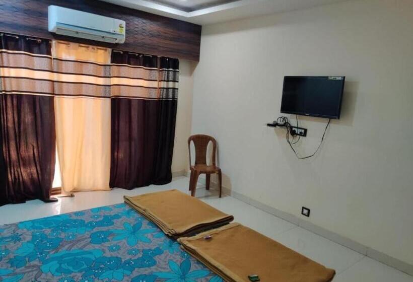 Семейный Номер, Siddhivinayak Resort Nx Devgad