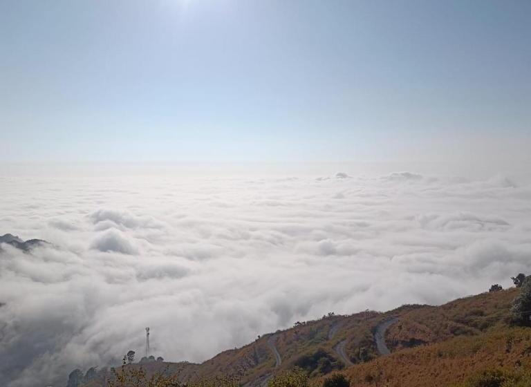 带城市景观的套间, Aranyamhills