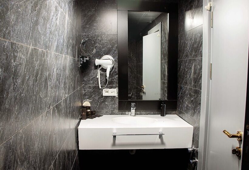 سوییت جونیور, Shelter Inn Hotel & Spa