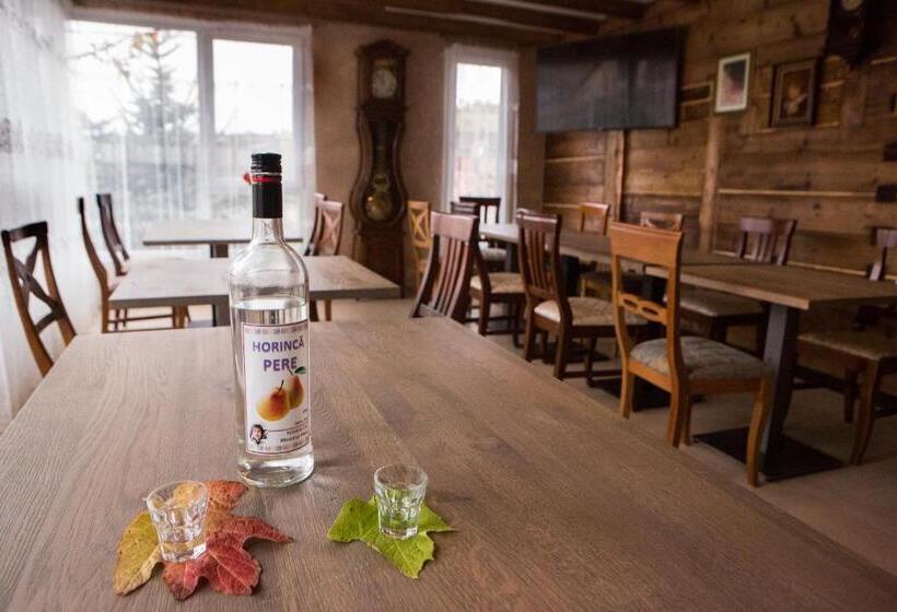 Семейный Номер, Casa Cu Magnolii