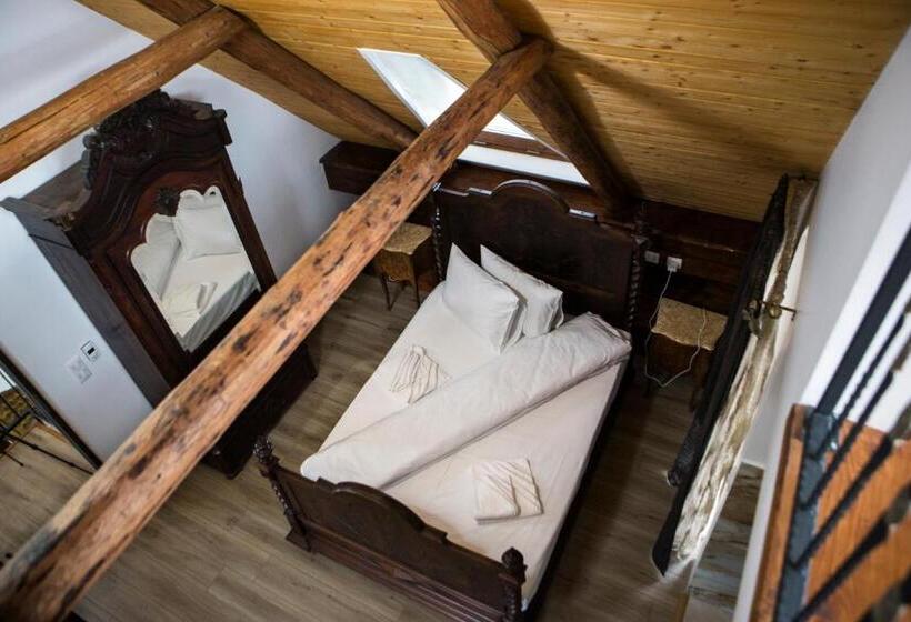 Люкс с Балконом, Casa Cu Magnolii