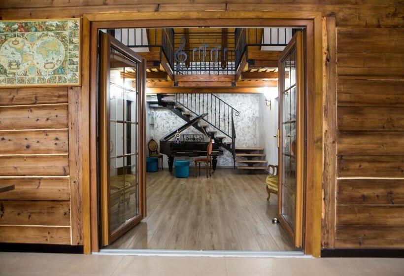 Номер Стандарт Вид на Сад, Casa Cu Magnolii