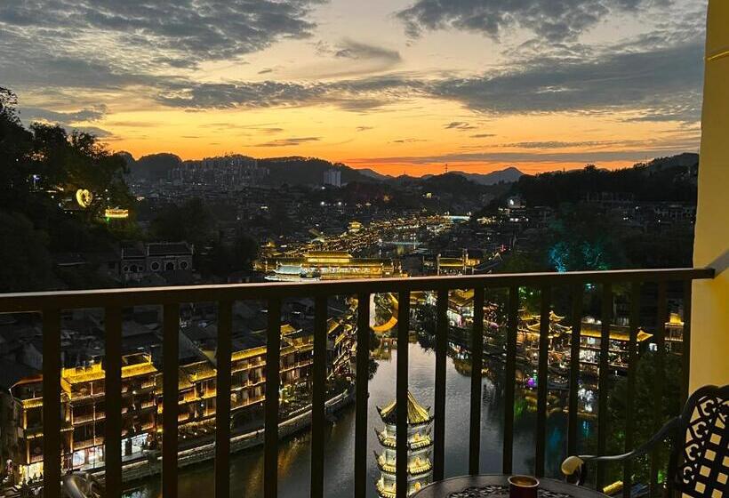 Семейный Номер, Phoenix Best River View B&b