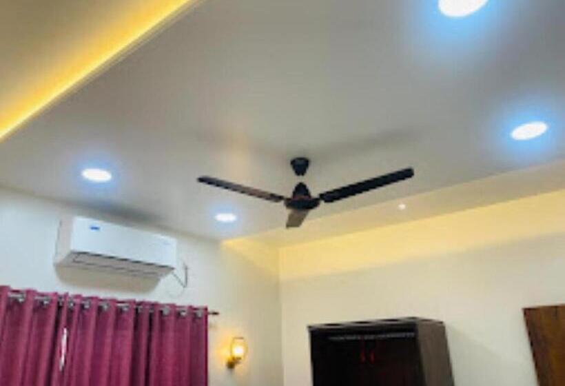 Номер Deluxe, Country In Lodging, Satara