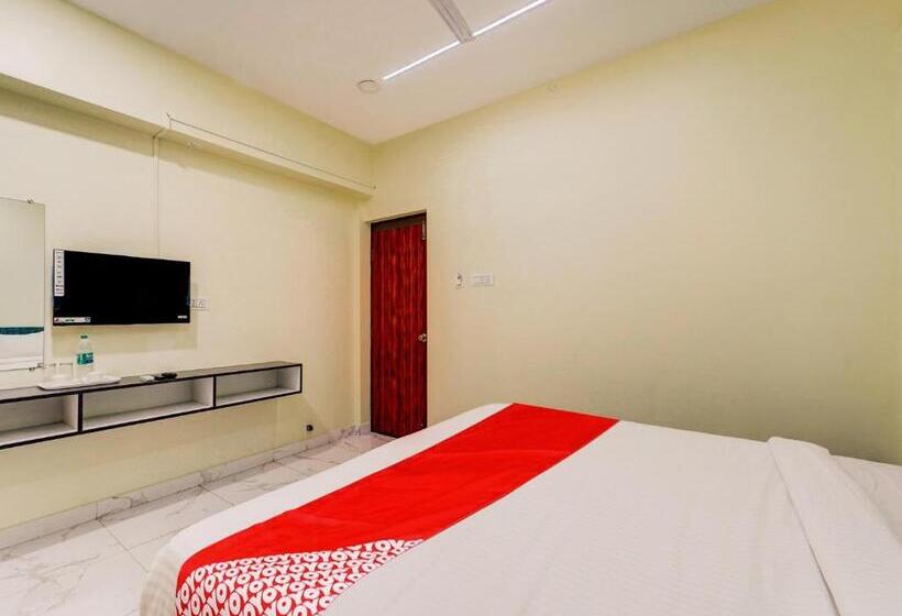 三人经典房间, Oyo Flagship Hotel Sanva