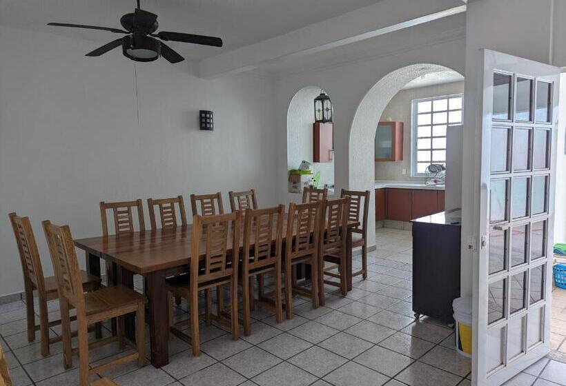 Номер Deluxe, Hostal El Pulpo   Internet Starlink