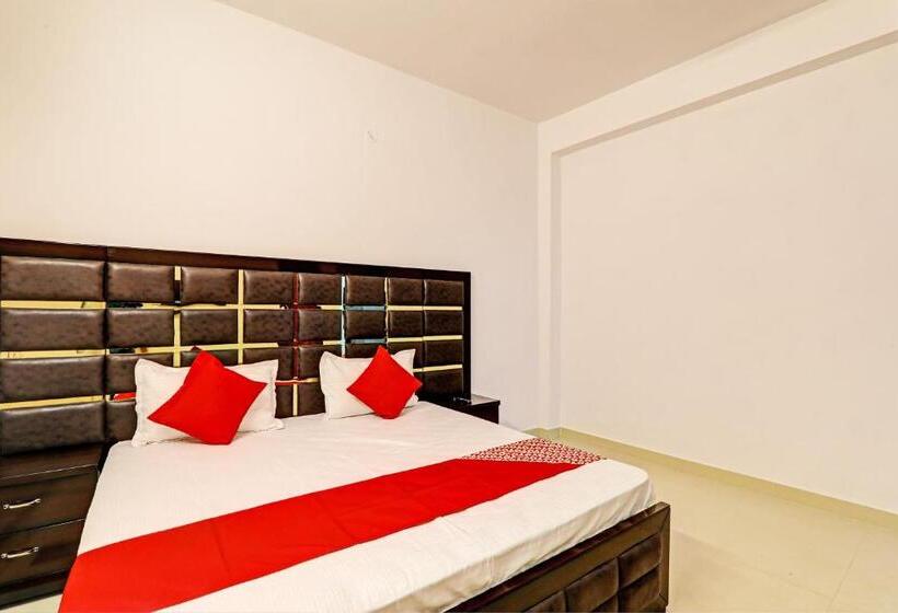 Трехместный Номер Классика, Oyo Flagship Royal Velvet Hotel & Banquet