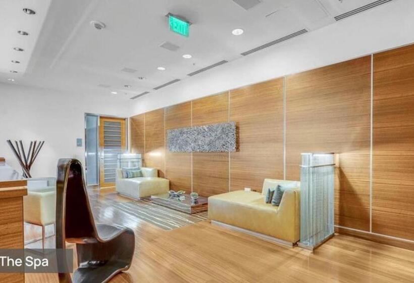 سوئیت با تخت بزرگ, Vdara Hotel Premium Studio Suite  Free Valet Parking