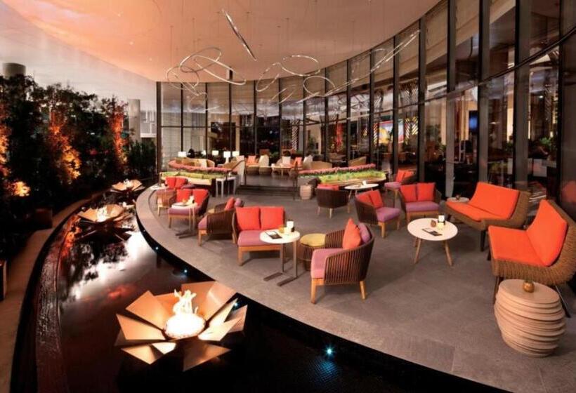 سوئیت با تخت بزرگ, Vdara Hotel Premium Studio Suite  Free Valet Parking