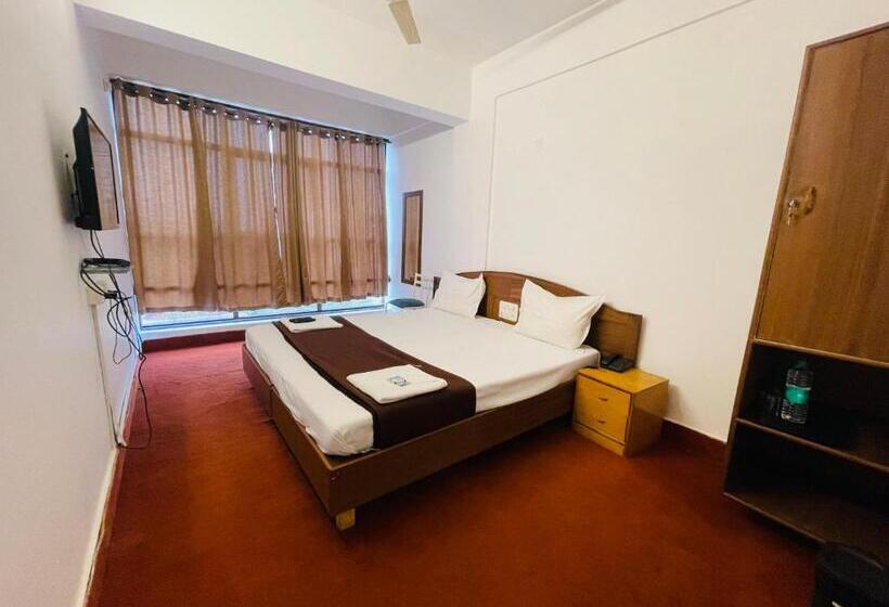 غرفة إقتصادية, Zeke Hotels