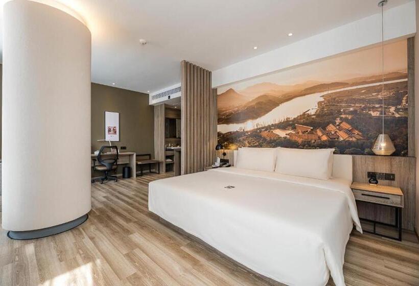 Номер Стандарт, Atour Hotel Ningbo Laowaitan