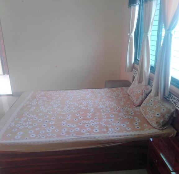 اتاق کلاسیک سه تخته, Oyo Hotel Sky Line