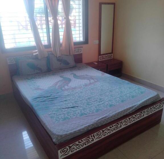 اتاق کلاسیک سه تخته, Oyo Hotel Sky Line