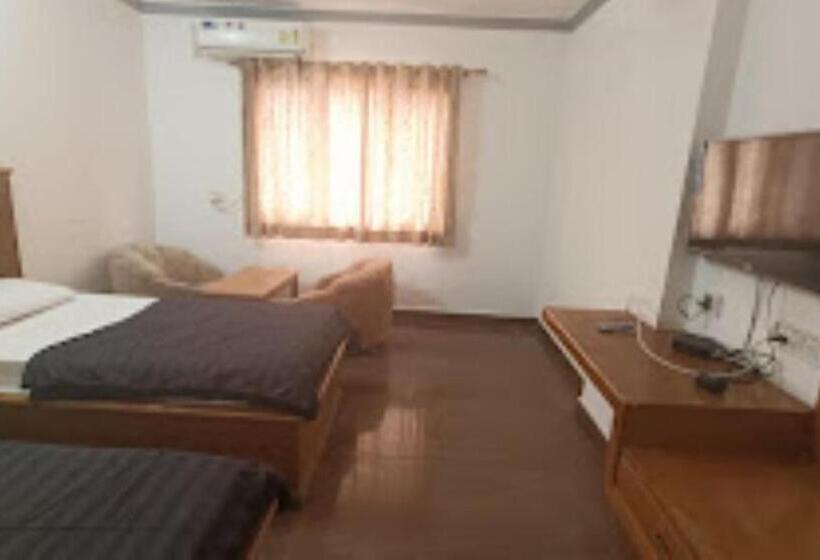 Номер Стандарт, The Grand 3star Sindhu Hotel, Mahbubnagar