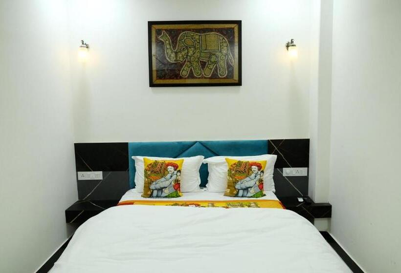 Номер Deluxe, The Travel Bug Jaisalmer