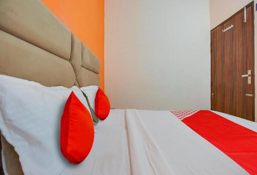Трехместный Номер Классика, Oyo Hotel Riyasat Inn