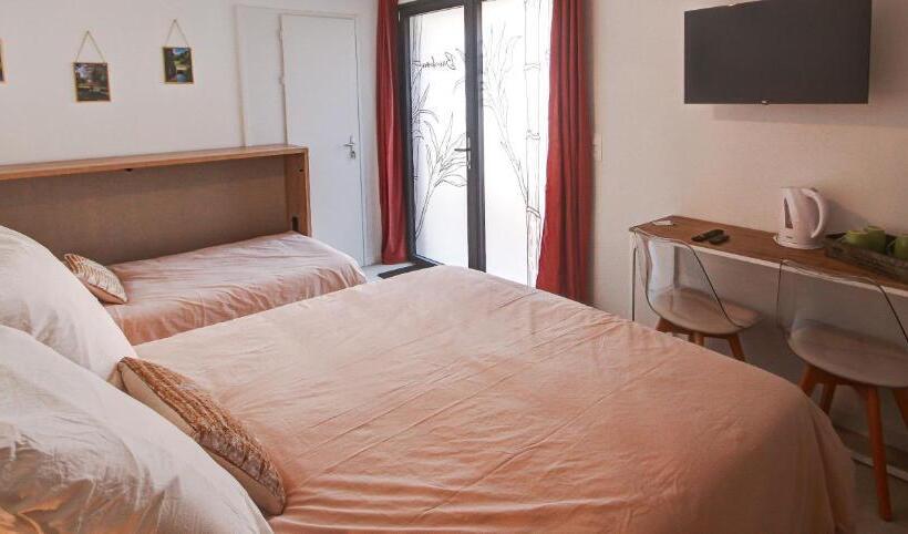 スタンダードトリプルルーム, Chambres D Hôtes Du Val D Asson