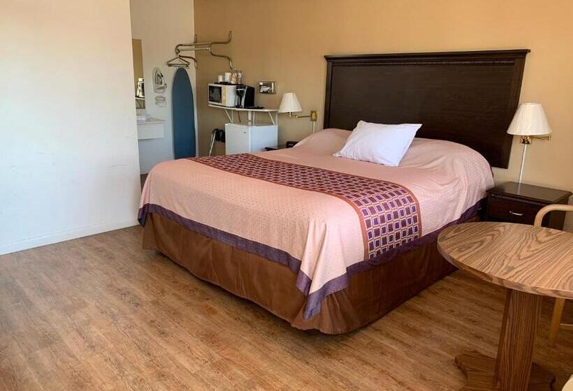 스탠다드 룸 킹사이즈 침대, Redwood Inn