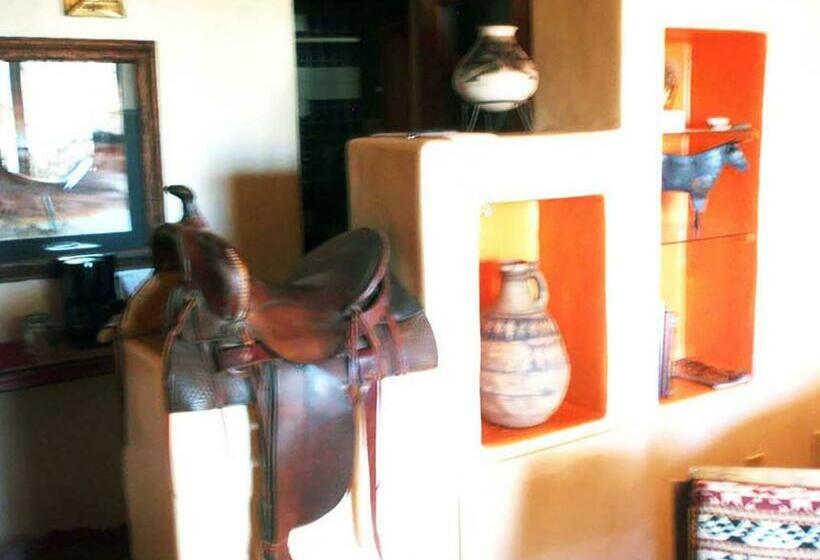 豪华房间, Touchstone Inn