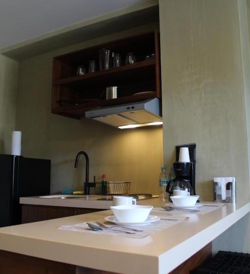 Suite, Maramara More To Live