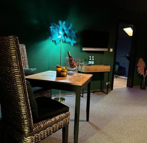 Номер Deluxe, Emotion Apartments
