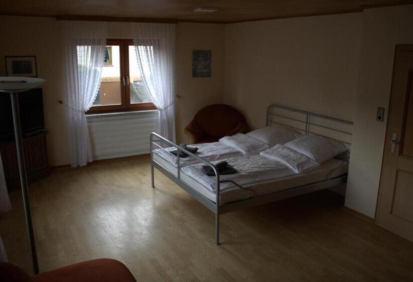 Номер Стандарт, Fremdenzimmer Klinge