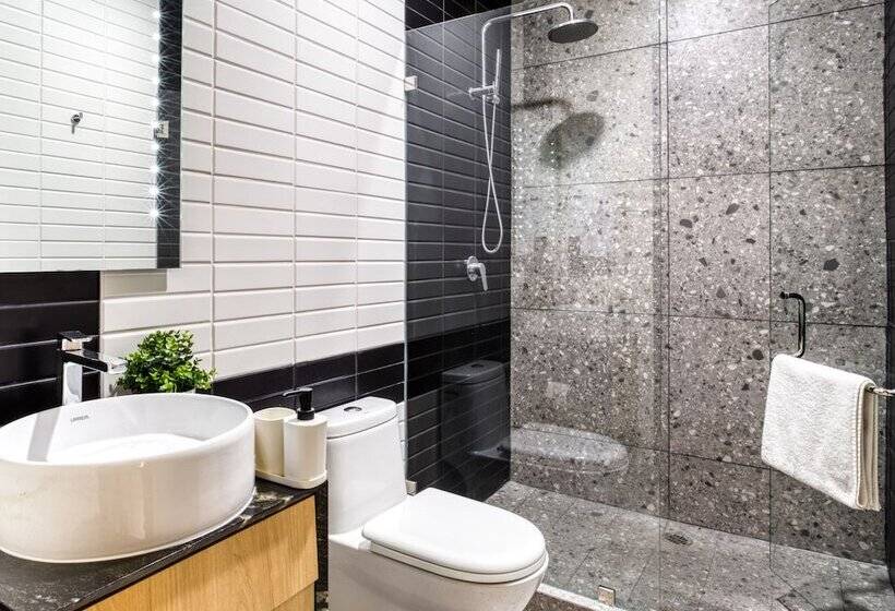 דירת חדר סופריור, Downtown Designer Apartments By Uliv