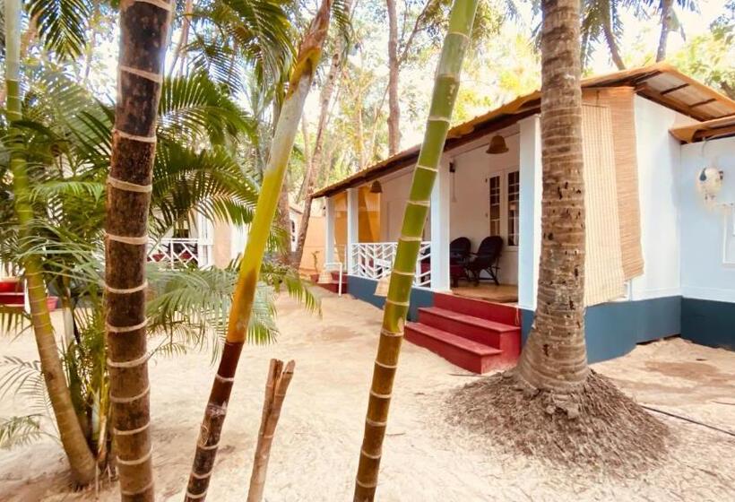 标准房带园景, Feather Touch Hotels And Resorts Palolem