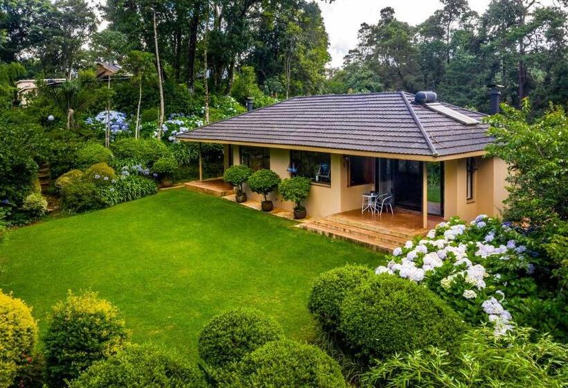 Номер Стандарт Вид на Сад, Kuhestan Farm Cottages