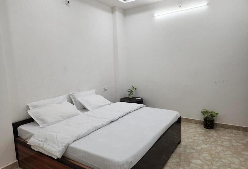 Номер Deluxe, Pitambara Dham
