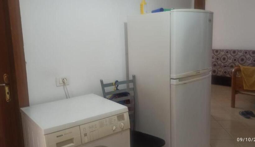 基本三人间, Friends Hostel