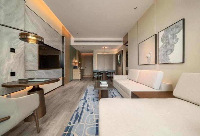 سوئیت با تخت بزرگ, Crowne Plaza Ganzhou, An Ihg