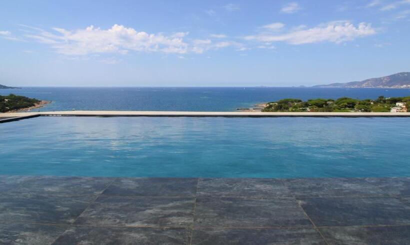 سوییت سوپریور, Villa Urbana