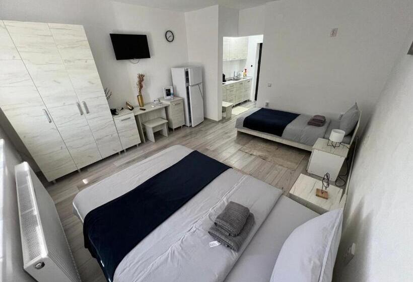 Студио Стандарт с Балконом, La Luna Imobiliare